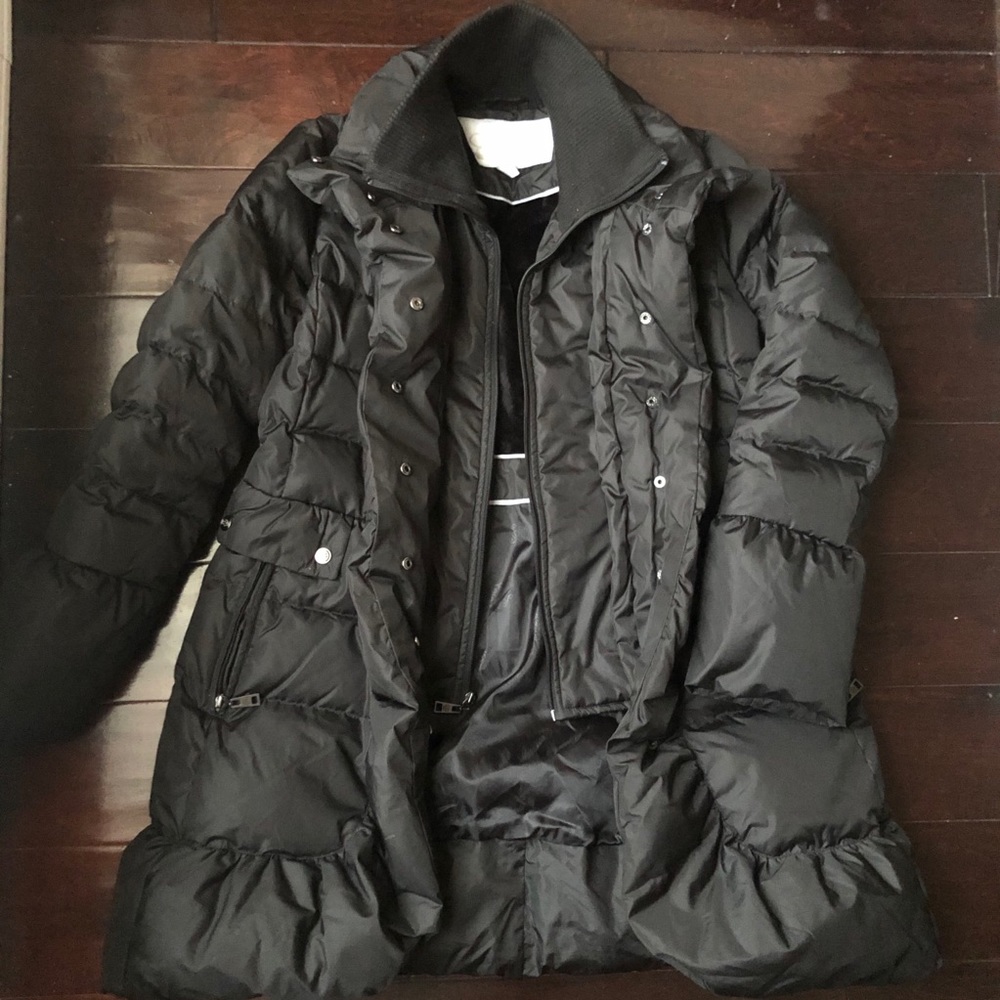 Black puffer jacket 🧥 🖤